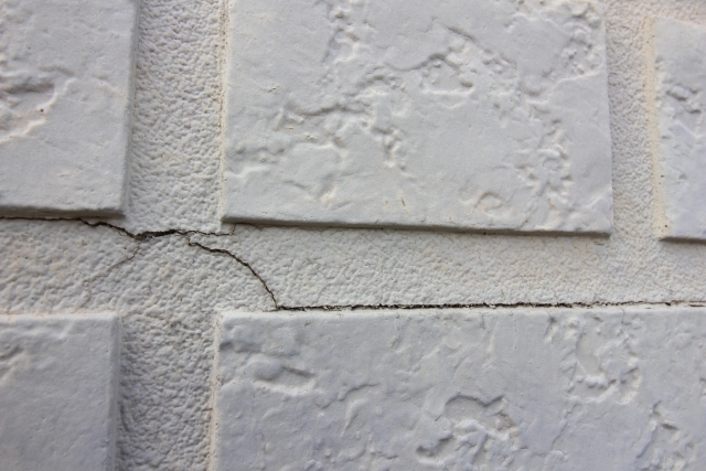 外壁メンテナンスをしない場合のリスクと補修費用