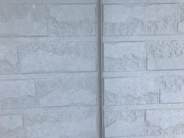 目地の施工はコーキングだけじゃない！乾式目地の特徴とメンテナンス方法を解説！